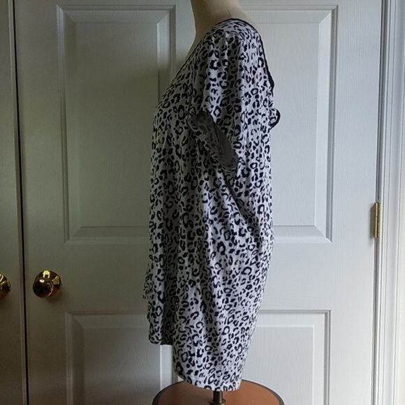 Torrid Shirt Top T Tee Animal Leopard Print SHORT SLEEVE Women's WOMAN'S Size 3 - Picture 5 of 13